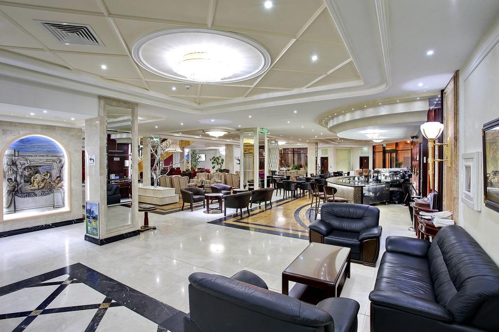 A Hoteli - Hotel Sloboda Šabac エクステリア 写真