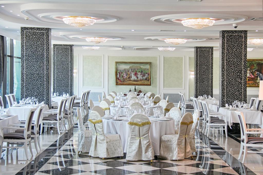 A Hoteli - Hotel Sloboda Šabac エクステリア 写真